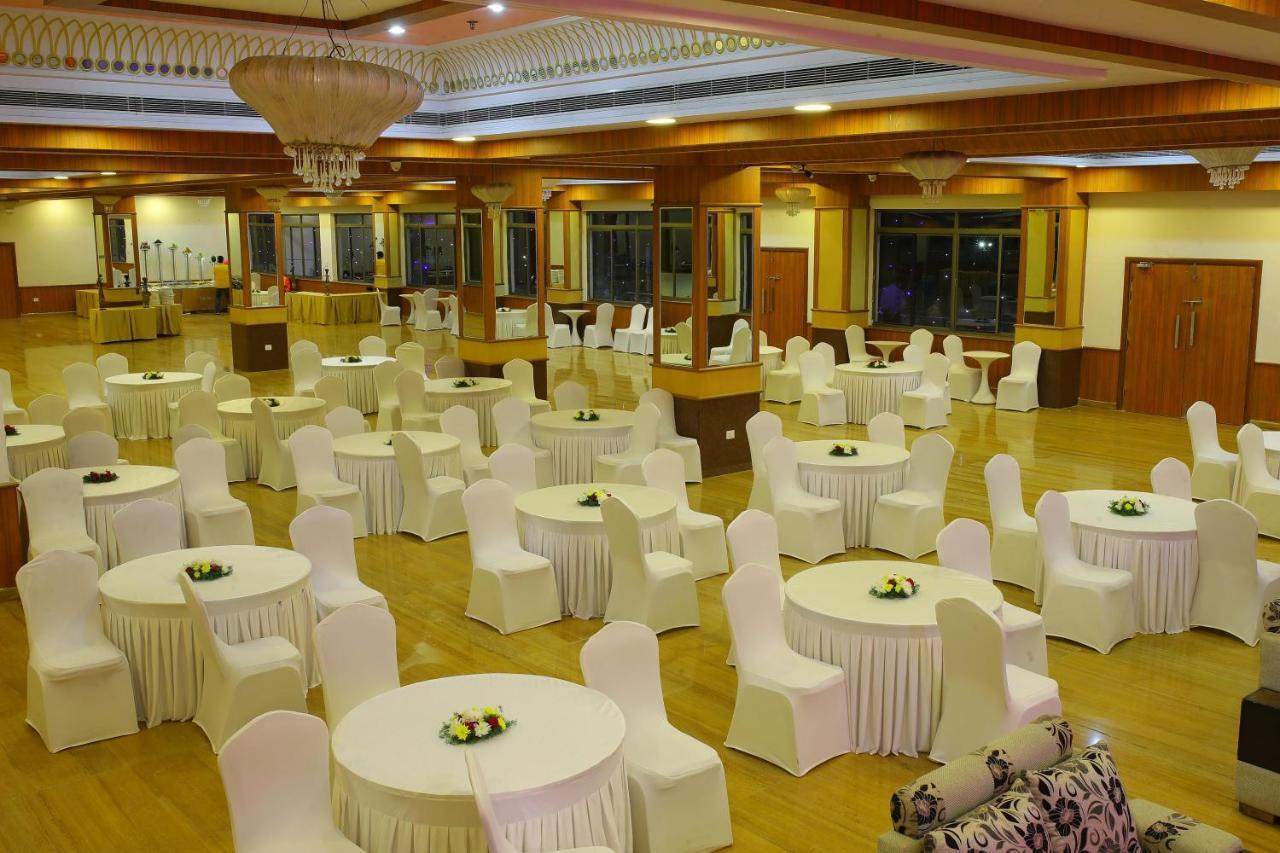 Bay View Hotel Vizag Visakhapatnam Buitenkant foto