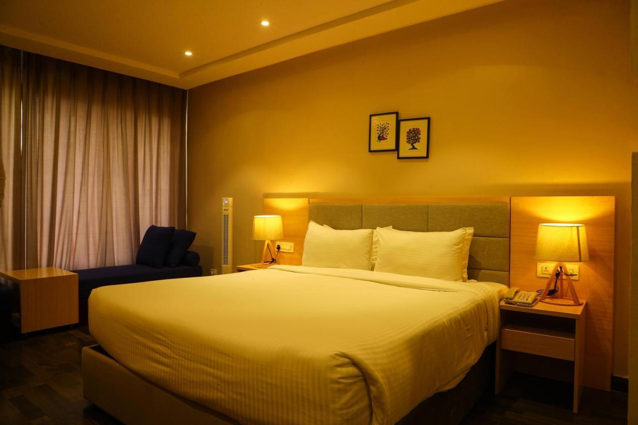 Bay View Hotel Vizag Visakhapatnam Buitenkant foto