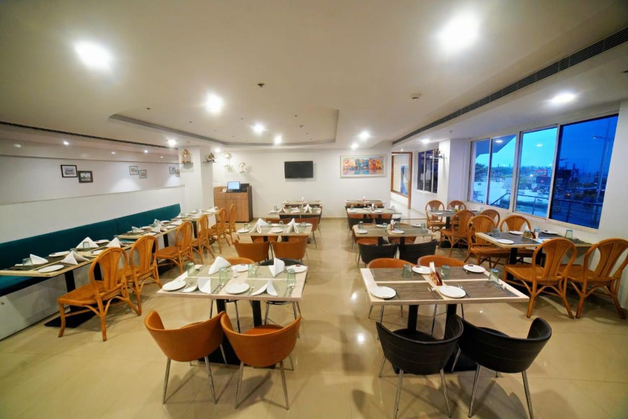 Bay View Hotel Vizag Visakhapatnam Buitenkant foto