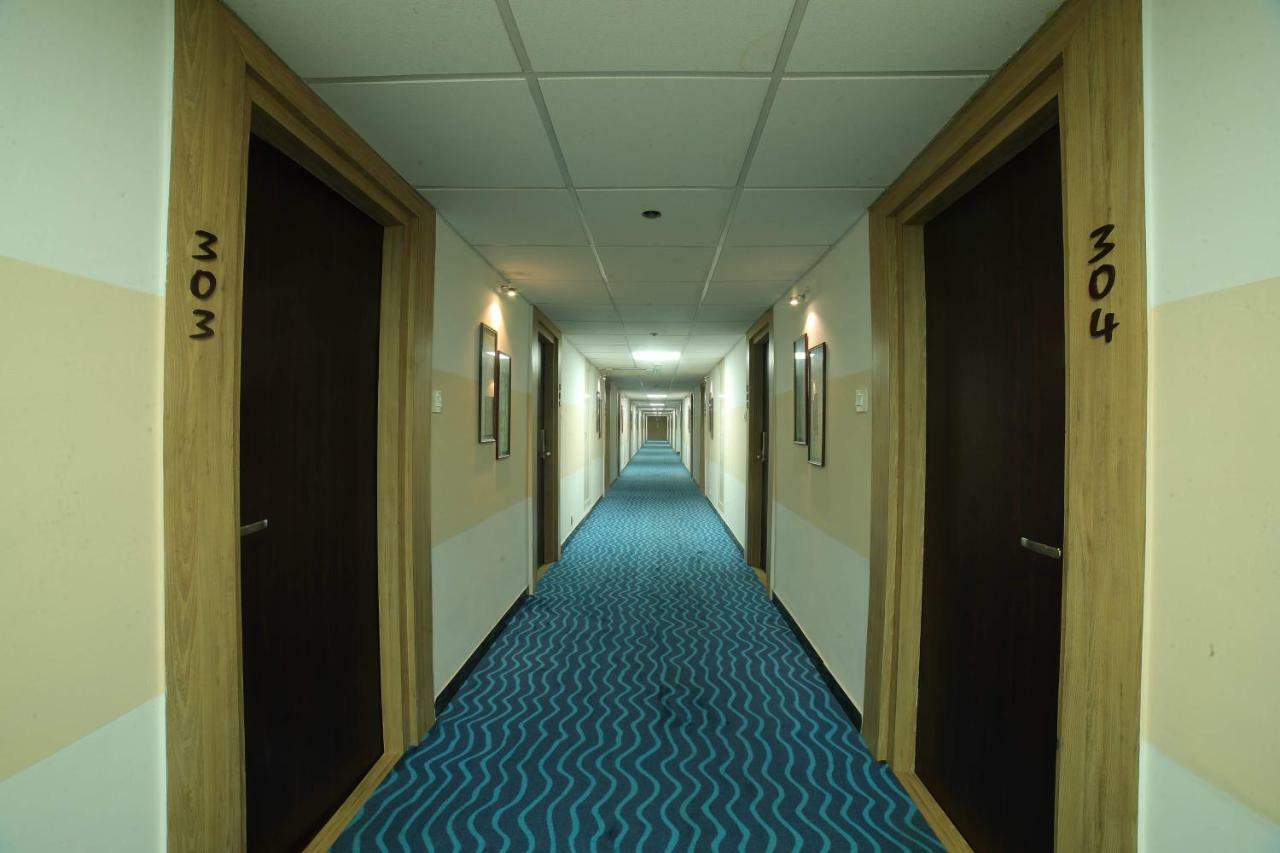 Bay View Hotel Vizag Visakhapatnam Buitenkant foto