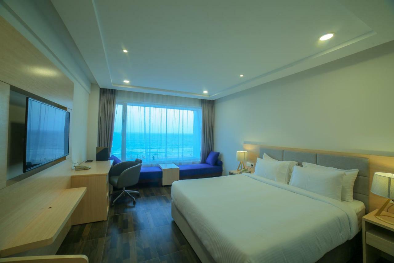 Bay View Hotel Vizag Visakhapatnam Buitenkant foto