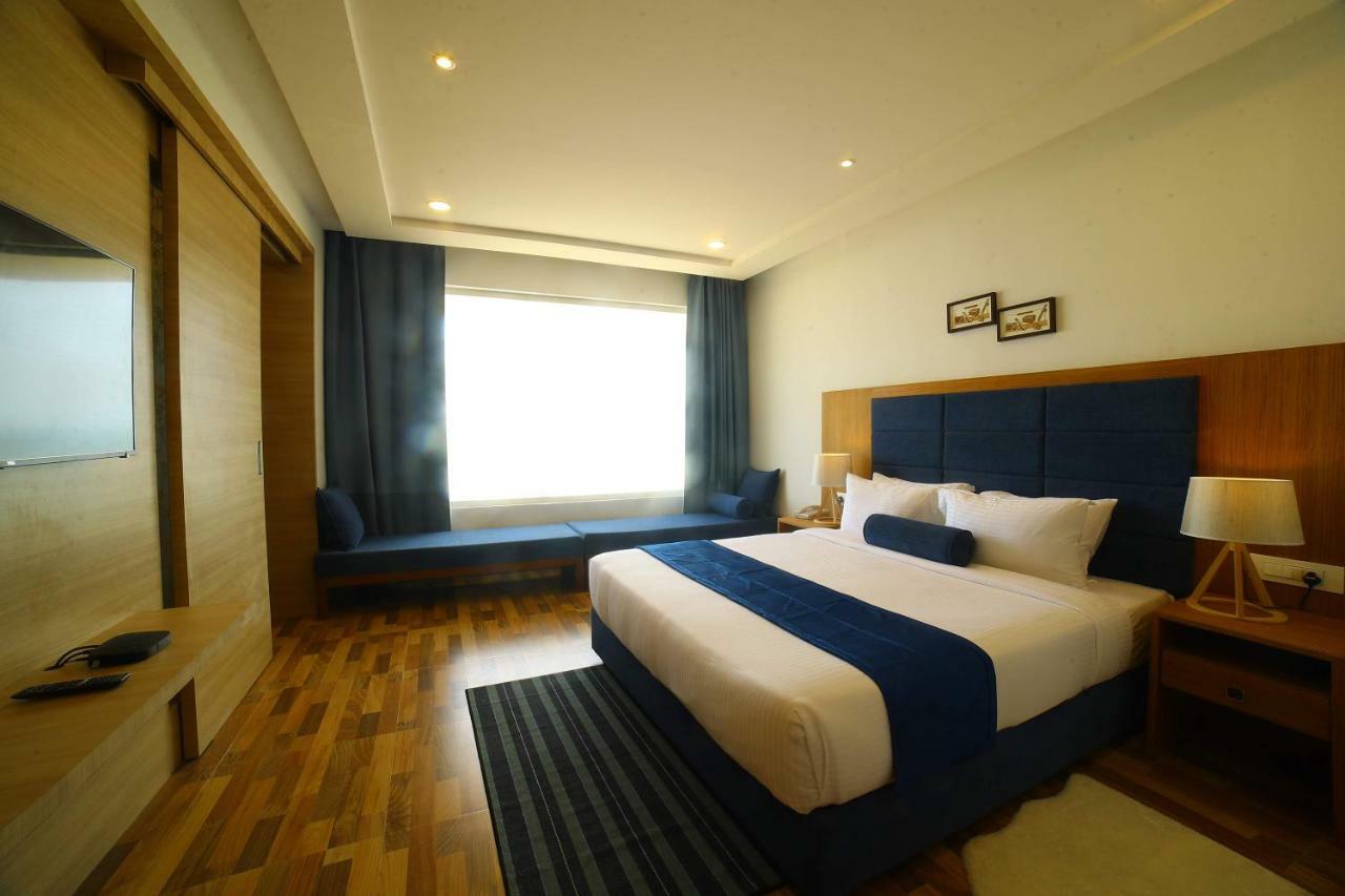 Bay View Hotel Vizag Visakhapatnam Buitenkant foto